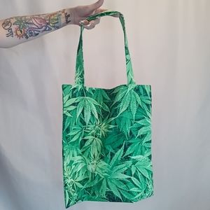 Recreational Leaf Pattern Tote Bag.